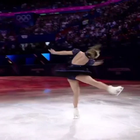 Alyssa Liu spinning
